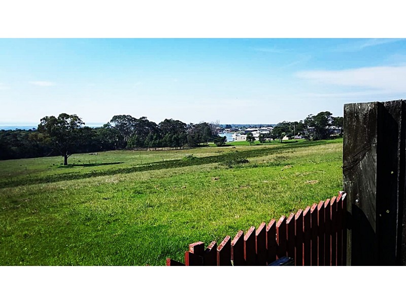 32 Fullarton Dr, Paynesville VIC 3880