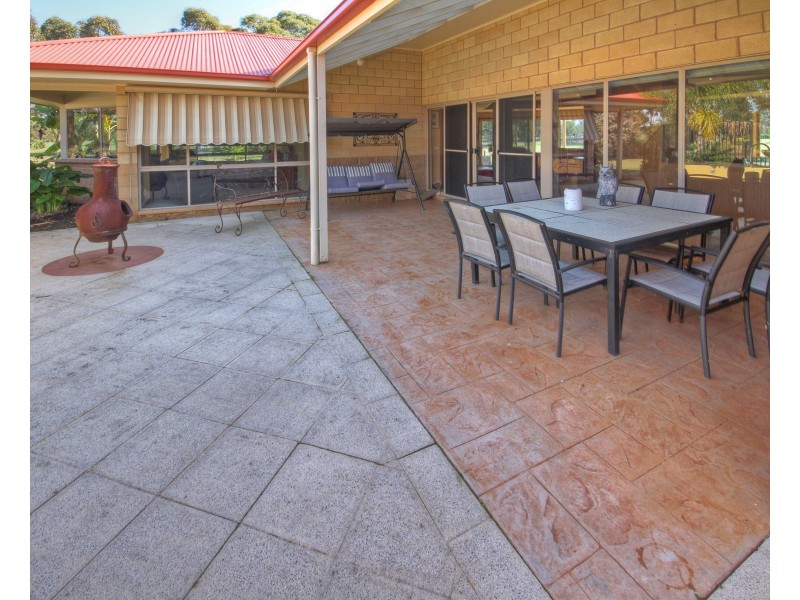 45 Boyd Ct, Eagle Point VIC 3878