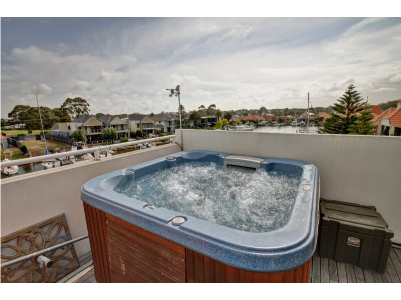 2/7 King, Paynesville VIC 3880