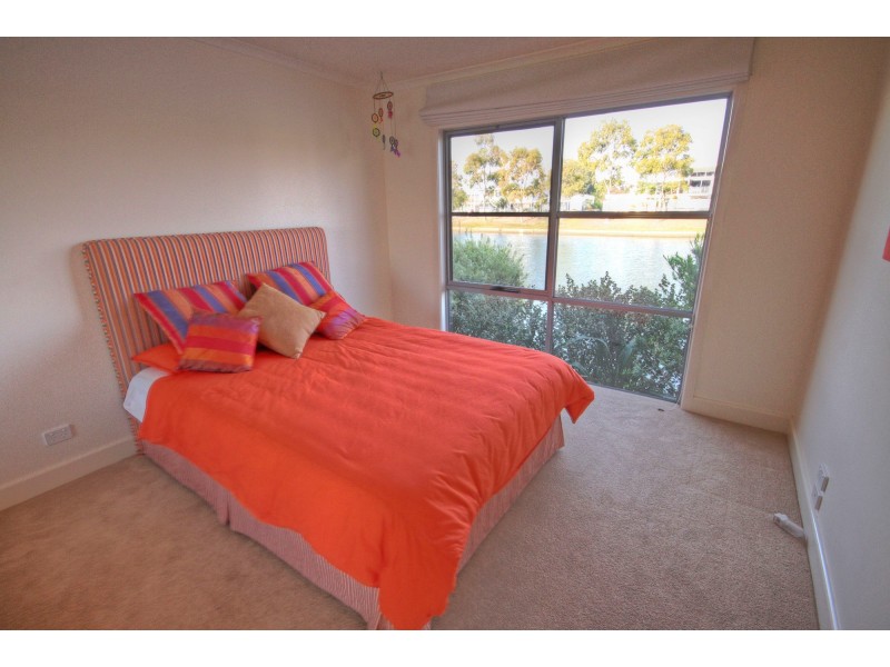 8 Fort King Pl, Paynesville VIC 3880