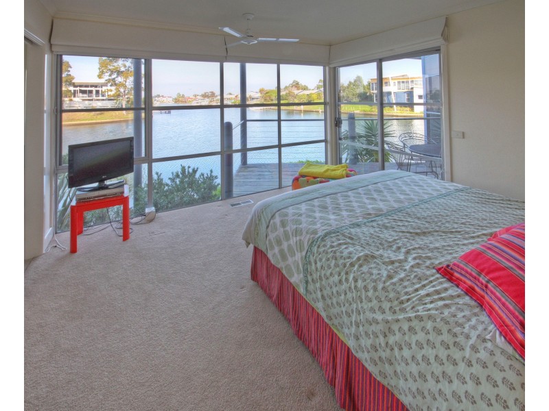 8 Fort King Pl, Paynesville VIC 3880