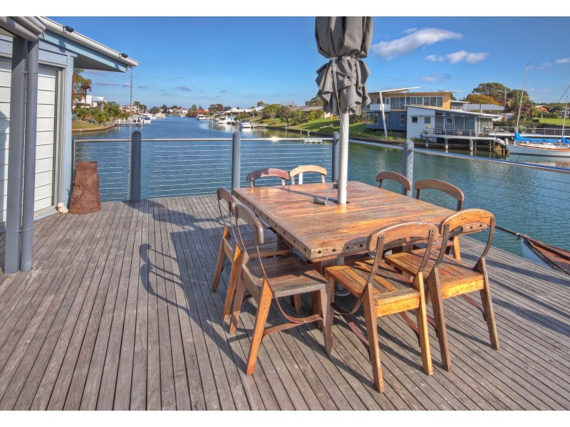 8 Fort King Pl, Paynesville VIC 3880