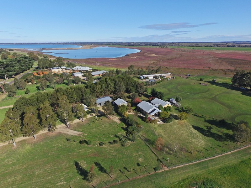 14 Jones Bay Drive, Bairnsdale VIC 3875