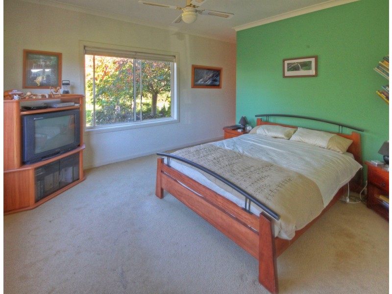 14 Jones Bay Drive, Bairnsdale VIC 3875