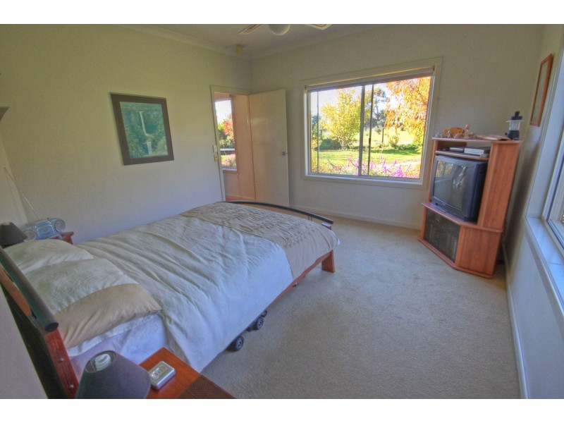14 Jones Bay Drive, Bairnsdale VIC 3875