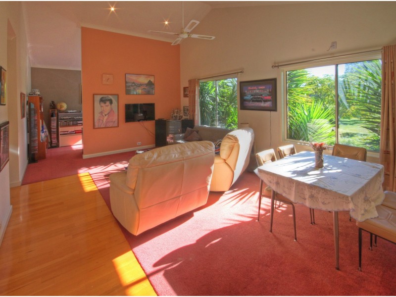 14 Jones Bay Drive, Bairnsdale VIC 3875
