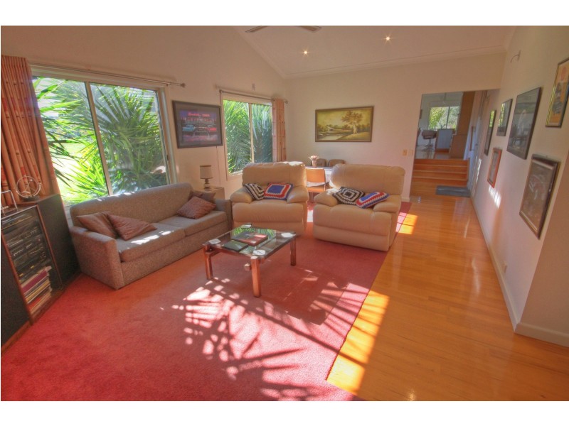 14 Jones Bay Drive, Bairnsdale VIC 3875