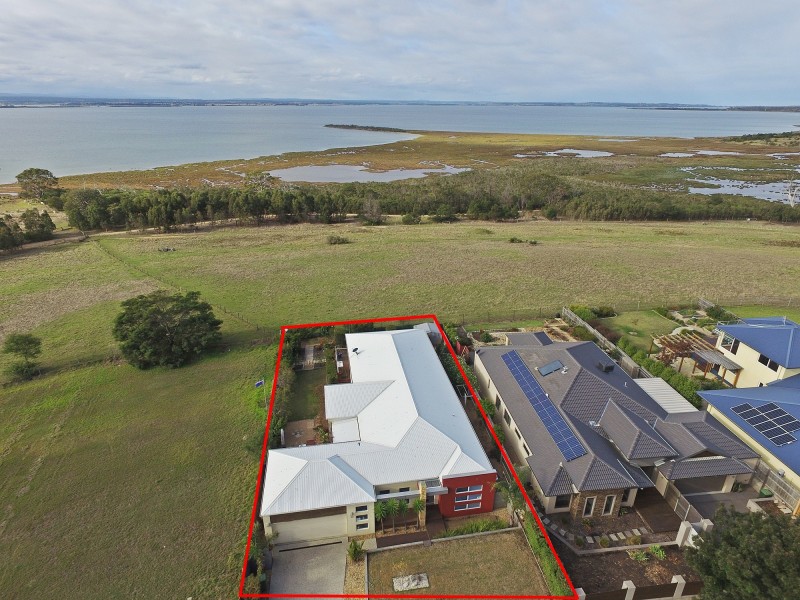 30 Eagle Bay Tce, Eagle Point VIC 3878