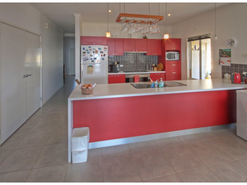 30 Eagle Bay Tce, Eagle Point VIC 3878