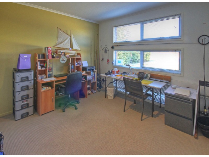 30 Eagle Bay Tce, Eagle Point VIC 3878