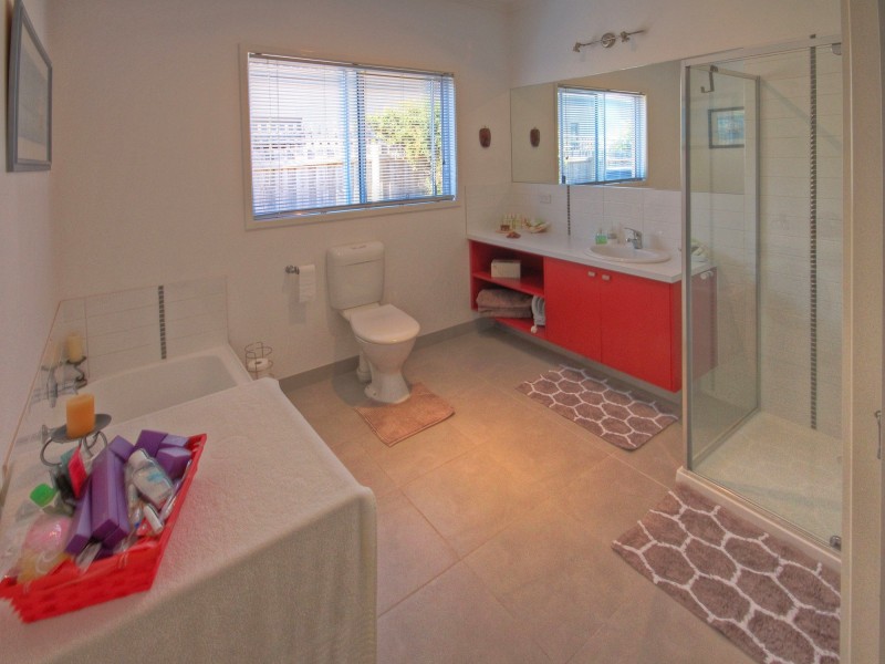 30 Eagle Bay Tce, Eagle Point VIC 3878