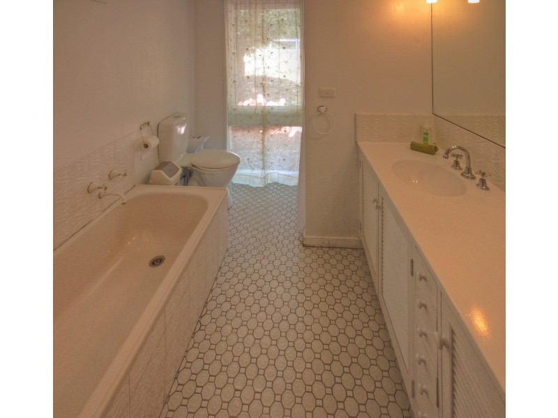 55 Clifton West Rd, Wy Yung VIC 3875