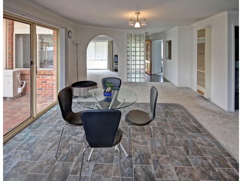 2 Alfred Pl, Eastwood VIC 3875