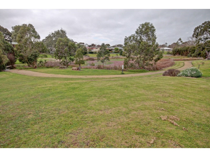 5B Morton Drive, Eastwood VIC 3875