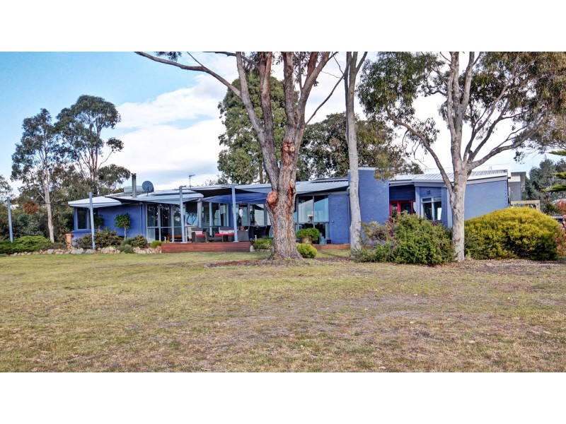33 Lake Shore Dr, Newlands Arm VIC 3875