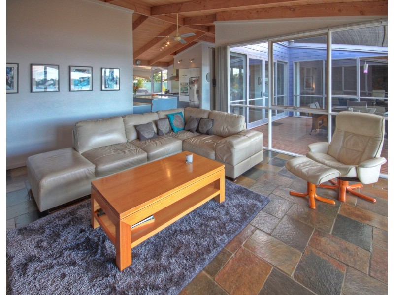 33 Lake Shore Dr, Newlands Arm VIC 3875