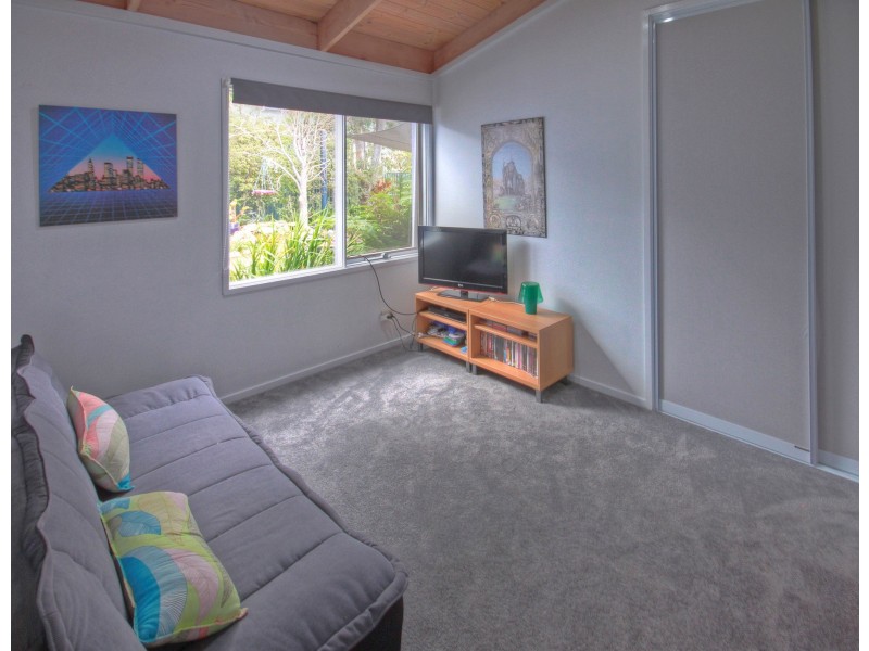 33 Lake Shore Dr, Newlands Arm VIC 3875