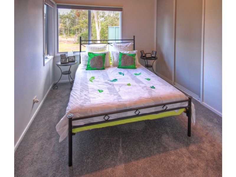 33 Lake Shore Dr, Newlands Arm VIC 3875