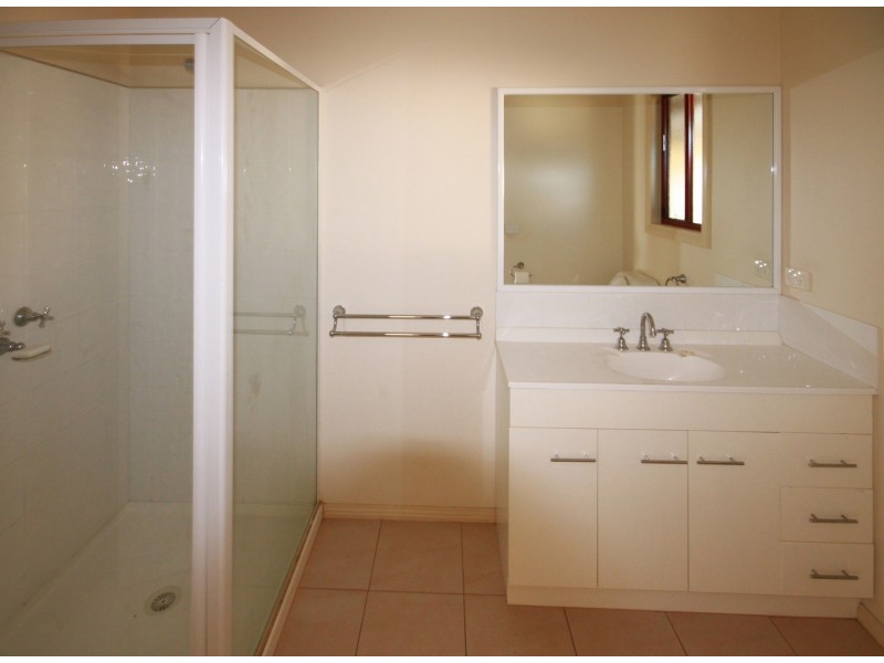 2/150 Princes Hwy, Lucknow VIC 3875