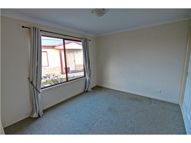 2/150 Princes Hwy, Lucknow VIC 3875