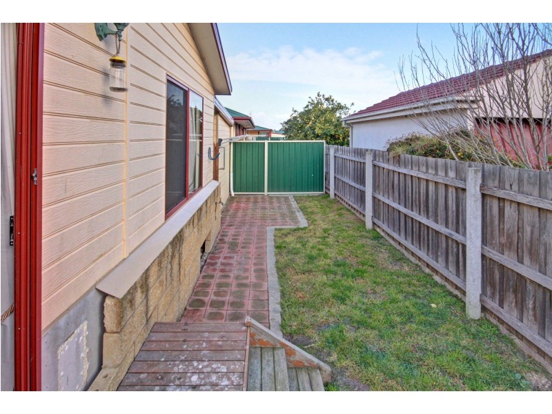 2/150 Princes Hwy, Lucknow VIC 3875