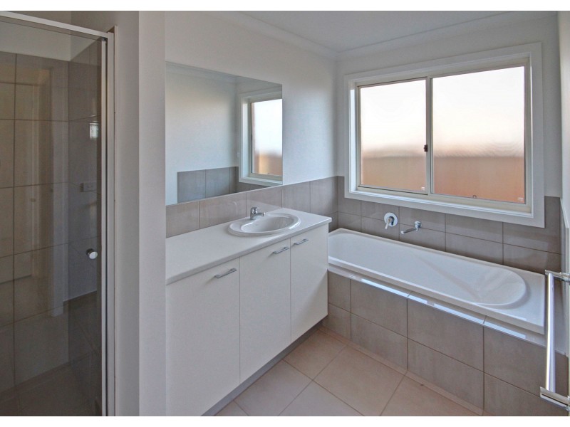 7 Kingfisher Drive, Bairnsdale VIC 3875