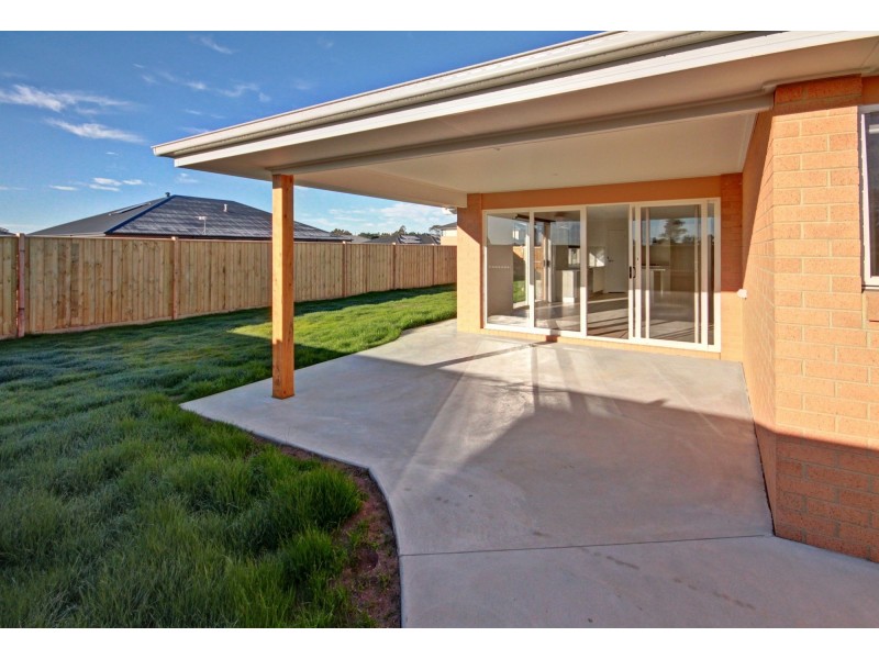 7 Kingfisher Drive, Bairnsdale VIC 3875