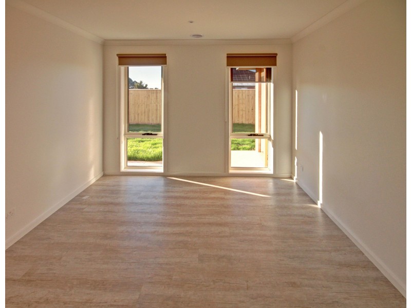 7 Kingfisher Drive, Bairnsdale VIC 3875