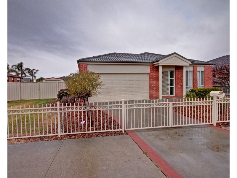 47 Howitt Ave, Eastwood VIC 3875