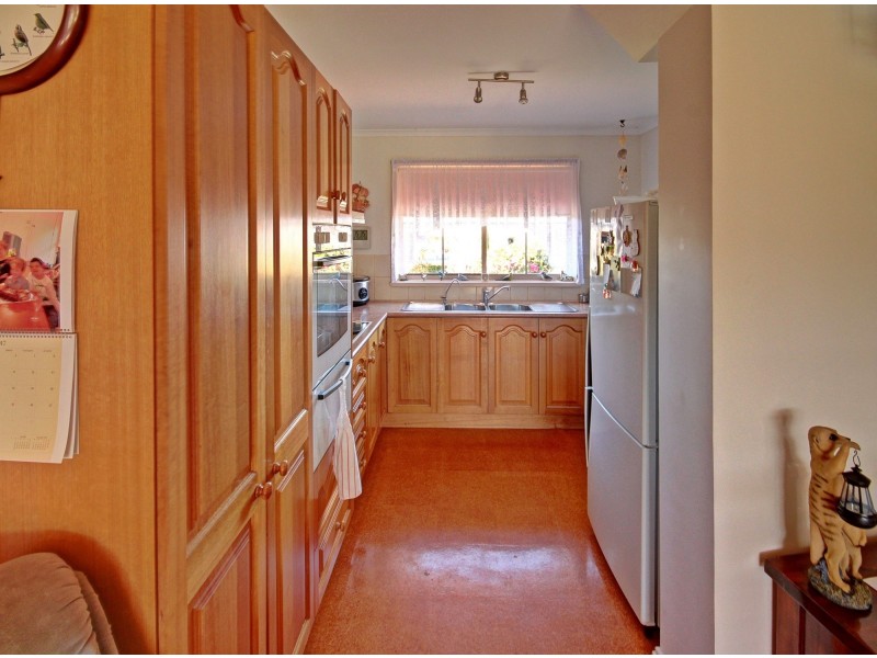 23 Morekana Cres, Eastwood VIC 3875