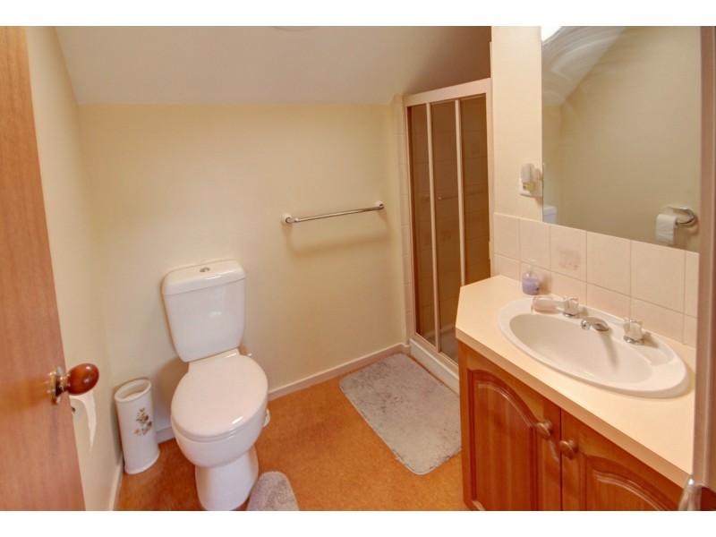 23 Morekana Cres, Eastwood VIC 3875