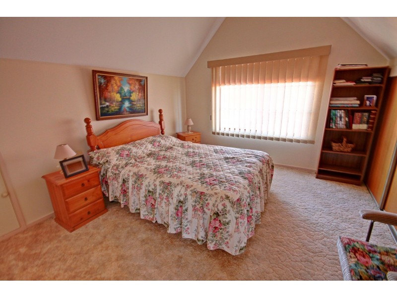 23 Morekana Cres, Eastwood VIC 3875