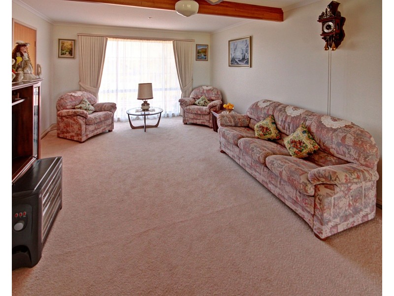 23 Morekana Cres, Eastwood VIC 3875