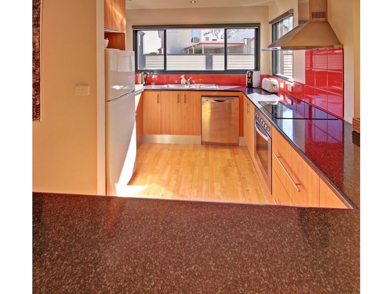 6 Eleventh Pde, Raymond Island VIC 3880