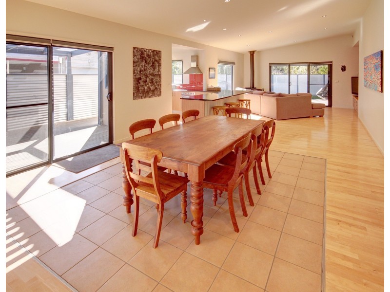 6 Eleventh Pde, Raymond Island VIC 3880