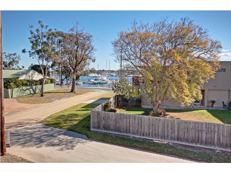 6 Eleventh Pde, Raymond Island VIC 3880