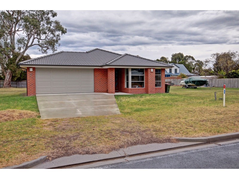 5 Lake Haven Ave, Newlands Arm VIC 3875
