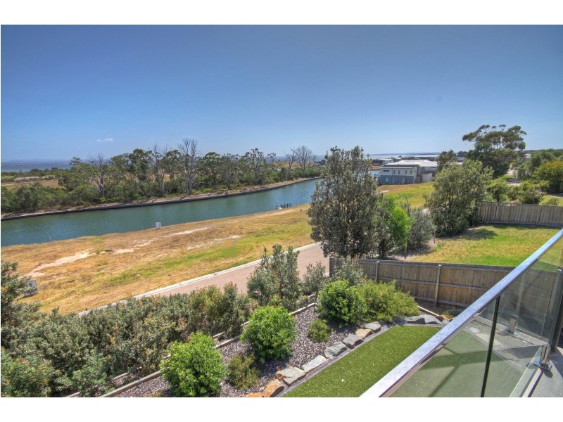 11 Windermere Tce, Paynesville VIC 3880