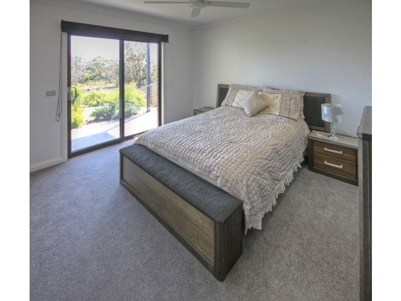 11 Windermere Tce, Paynesville VIC 3880