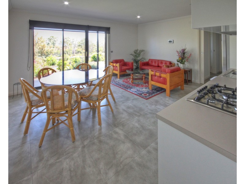11 Windermere Tce, Paynesville VIC 3880