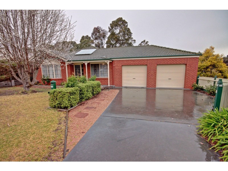 16 Alvin Ct, Bairnsdale VIC 3875