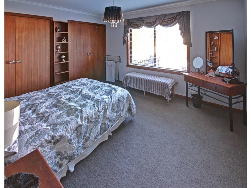 61 Calvert St, Bairnsdale VIC 3875