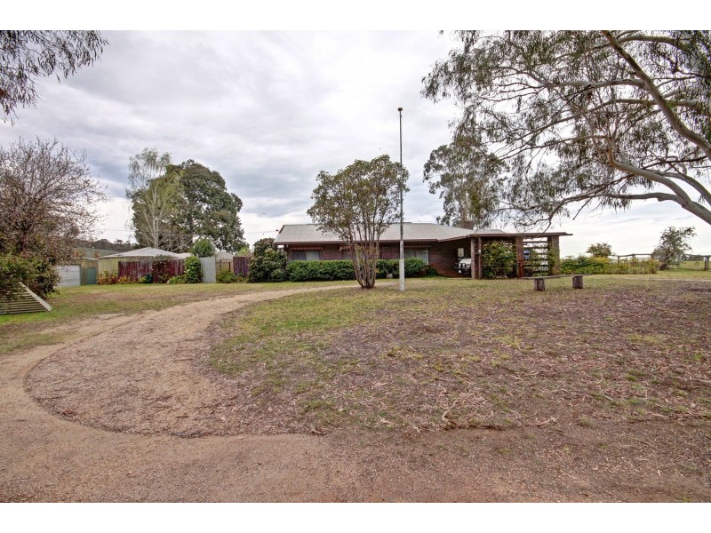 10 Waterholes Rd, Granite Rock VIC 3875