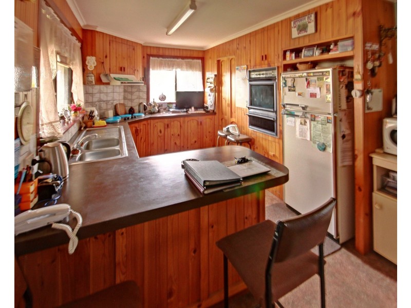 10 Waterholes Rd, Granite Rock VIC 3875