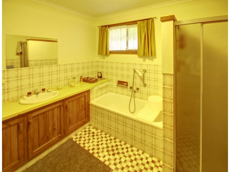 10 Waterholes Rd, Granite Rock VIC 3875