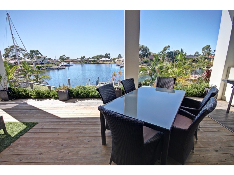 5 Sheerwater Tce, Paynesville VIC 3880