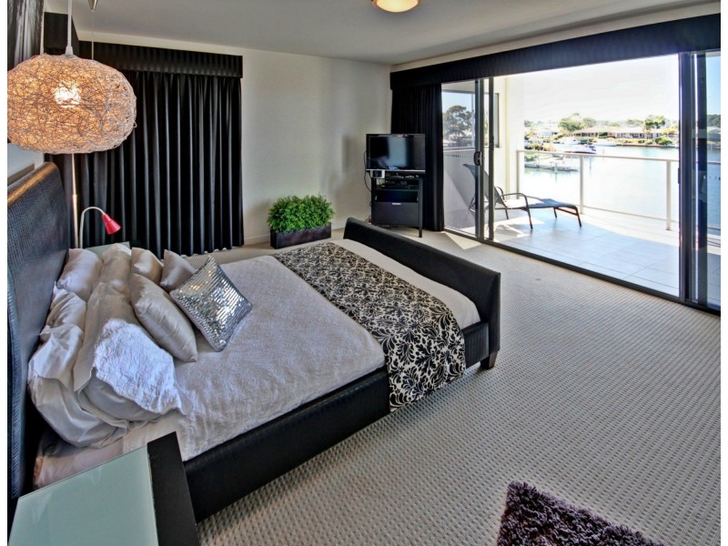 5 Sheerwater Tce, Paynesville VIC 3880