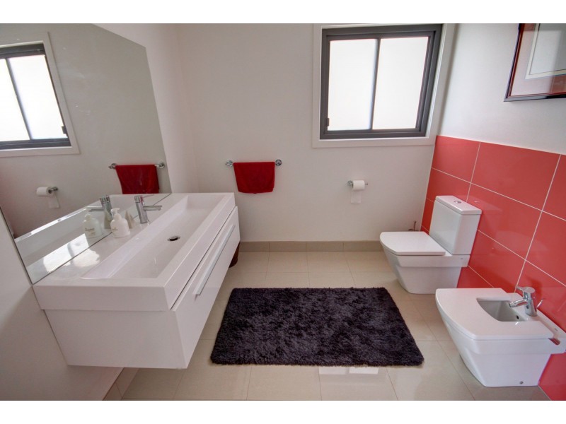 5 Sheerwater Tce, Paynesville VIC 3880