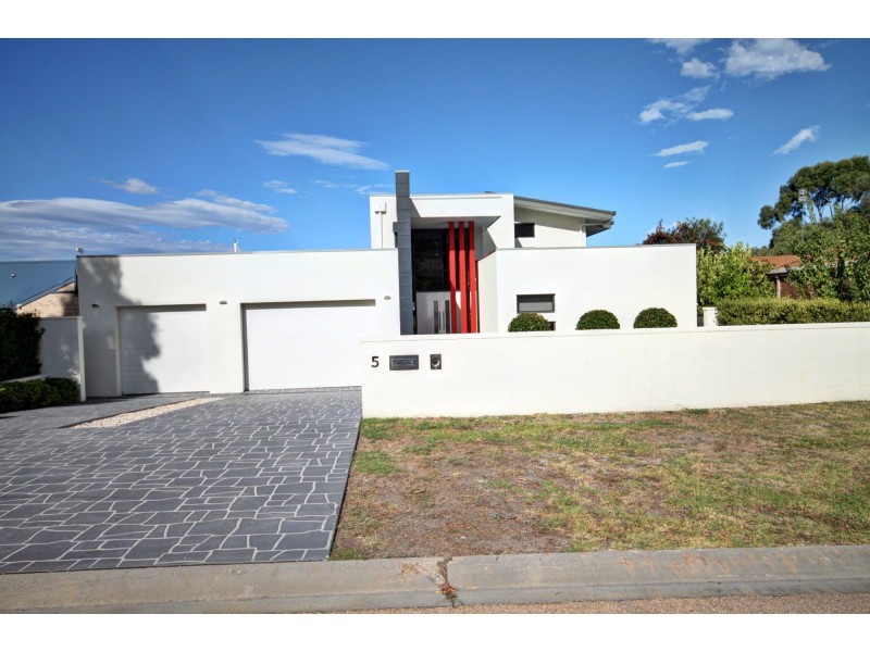 5 Sheerwater Tce, Paynesville VIC 3880