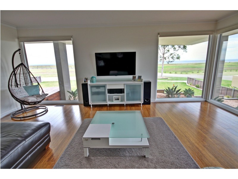 1 Driftwood Cl, Paynesville VIC 3880